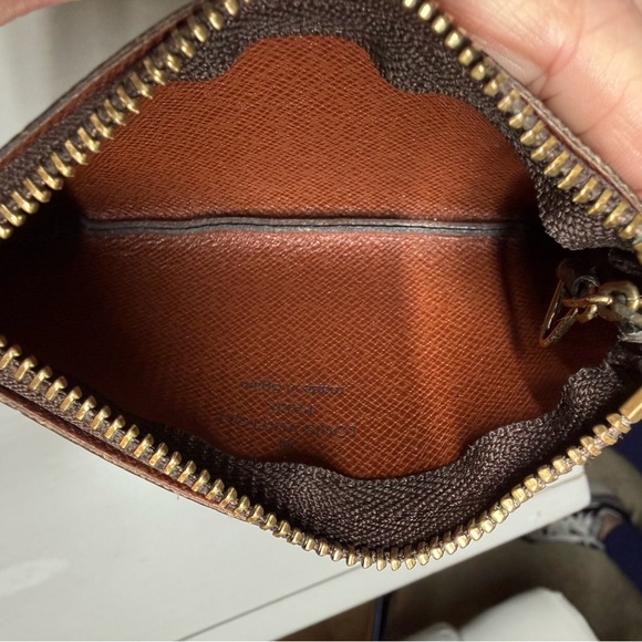 Louis Vuitton Monogram Key pouch - Picture 8 of 9